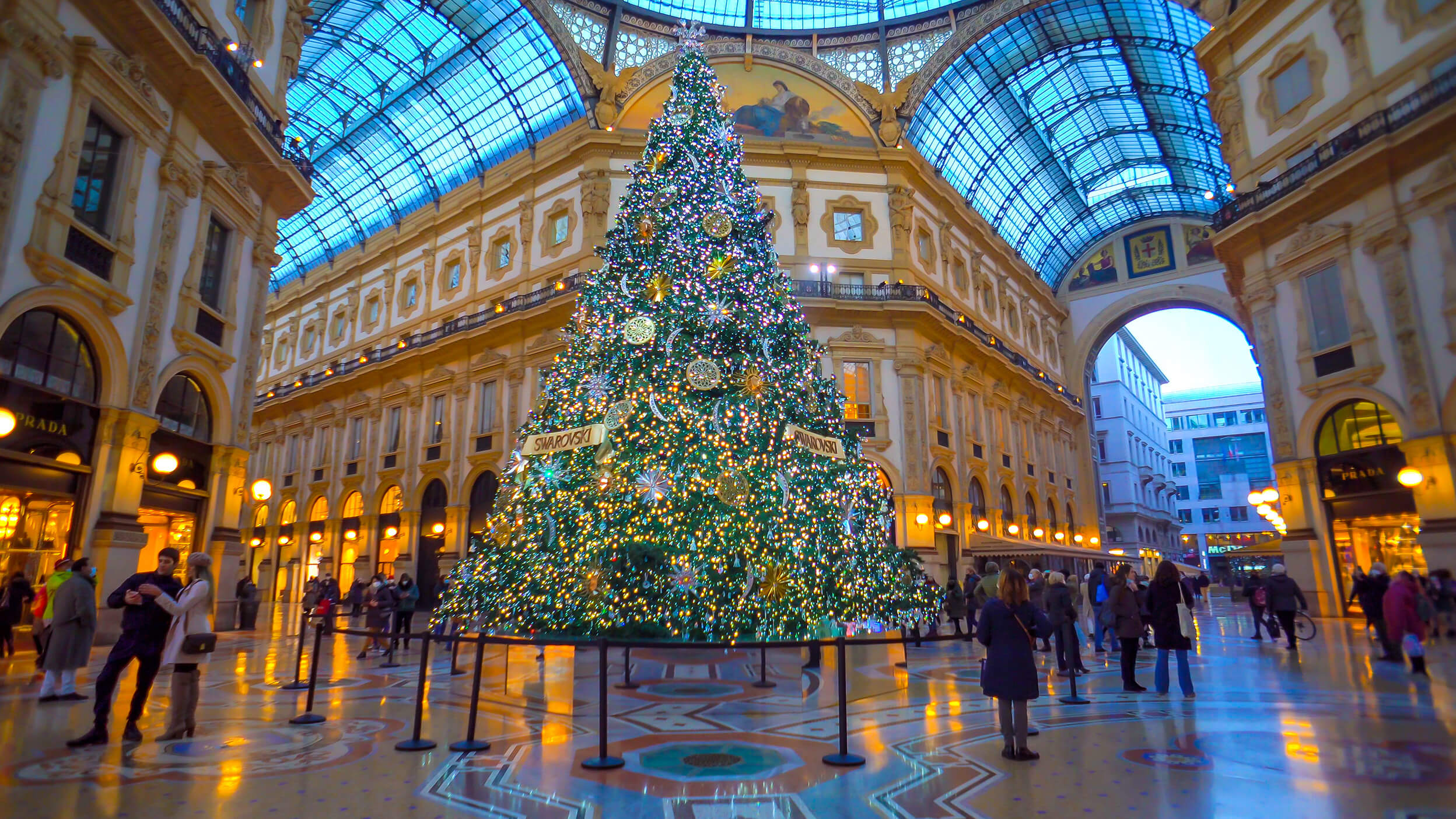 juletræ i shoppinggalleri, Milano